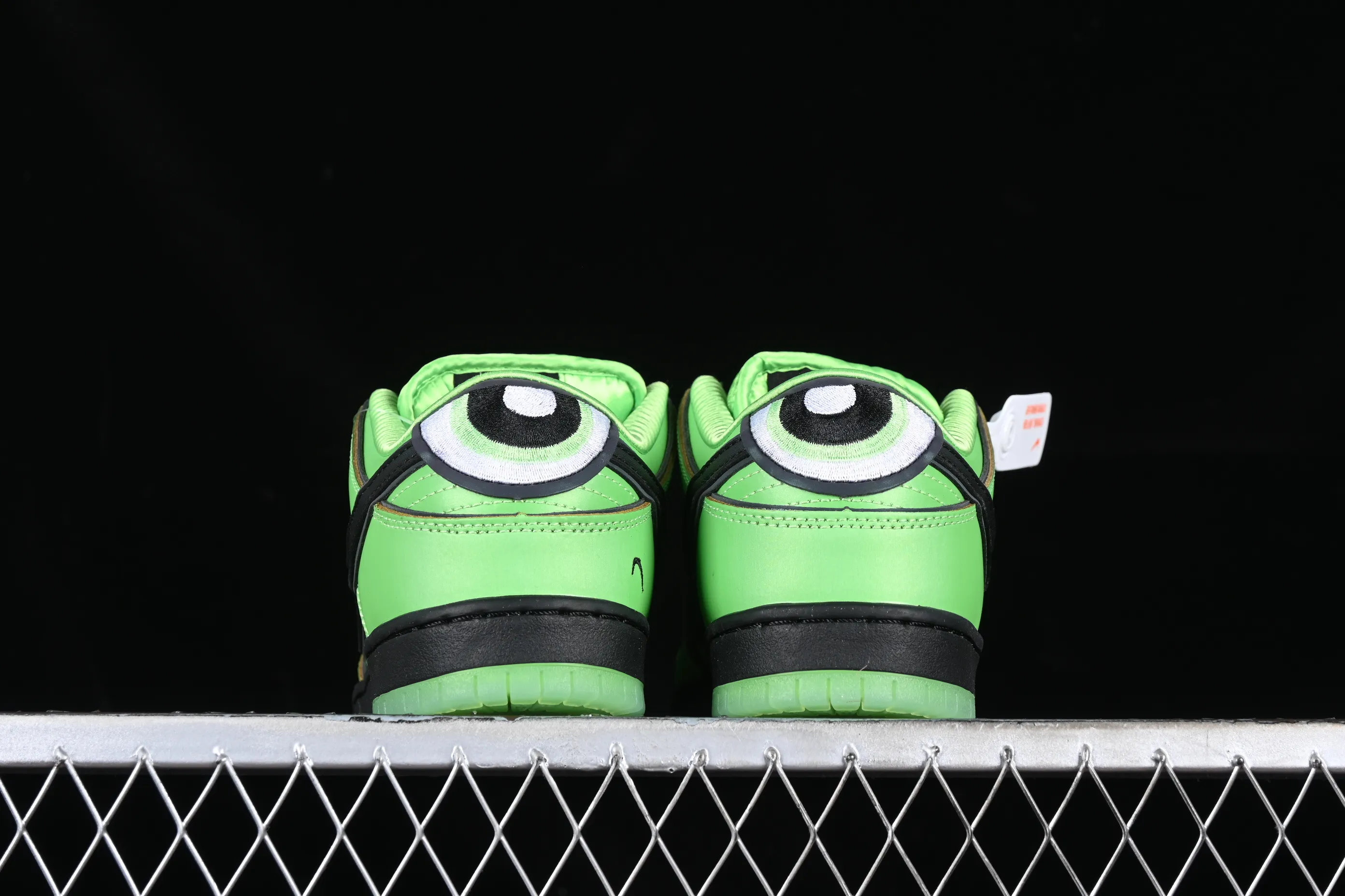 All categories Nk SB Dunk Series Nk SB Dunk Low low-top sneakers F version The Powerpuff Girls x Nk SB Dunk Low Powerpuff Girls joint model low-top casual sneakers FZ8319-300